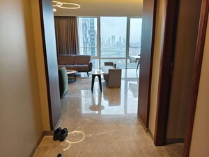 Room in 4 BHK Apartment at Indiabulls Blu, Worli – for Rent