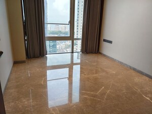 Room in 4 BHK Apartment at Indiabulls Blu, Worli – for Rent