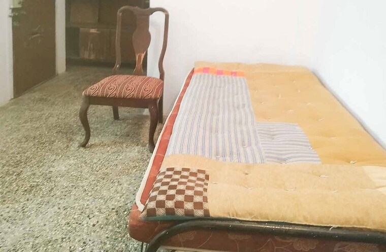 Bedroom, mahim west Pg For Boys In Mahim West 10373169