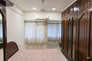 Bedroom in 2 BHK Apartment at Bandra West – for Rent