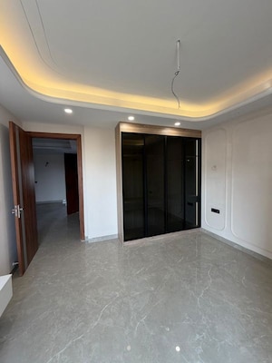 Room in 3 BHK Builder Floor at Anant Raj Ashok Estate, Sector 63a – for Sale