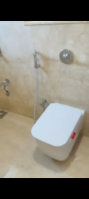 Furnished Amenities in 3 BHK Apartment at Platinum Life, Andheri West – for Rent
