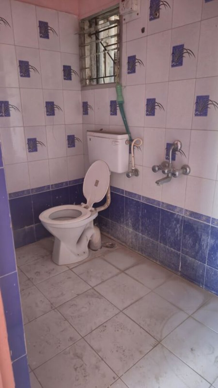 Bathroom, sealdah 2 Bedroom 582 Sq.Ft. Apartment In Sealdah Kolkata 10000902