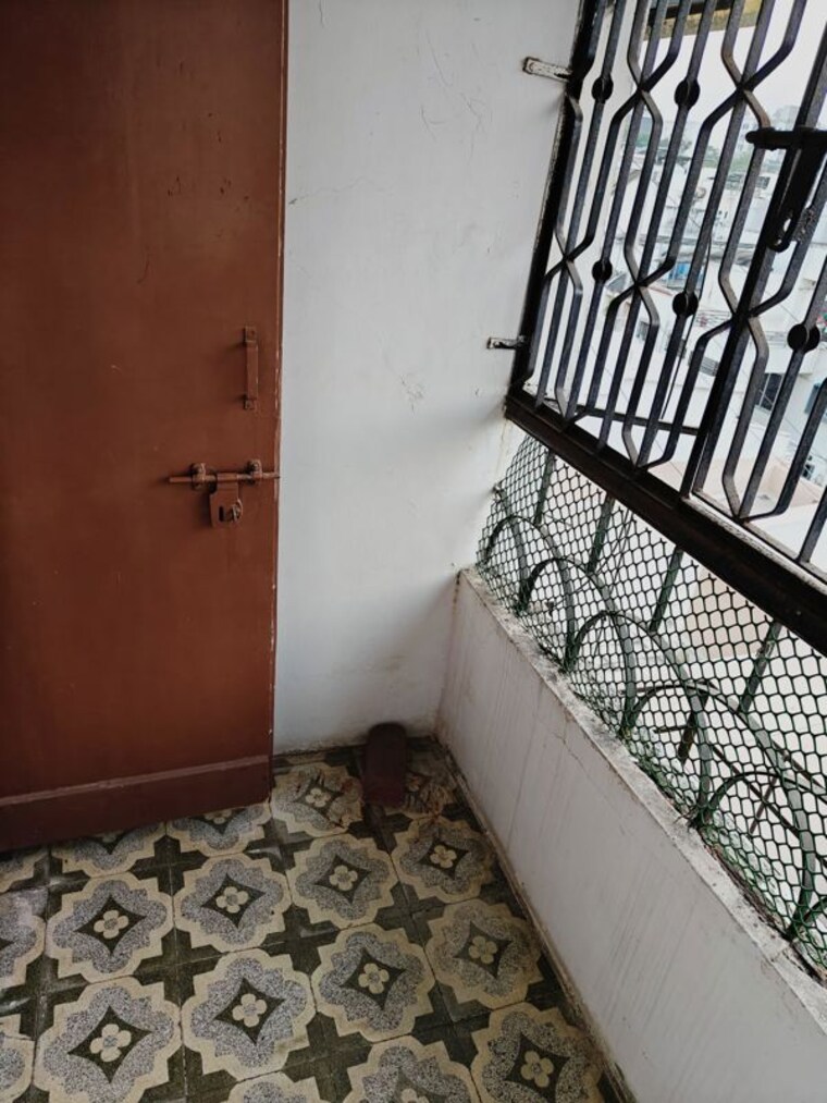 Balcony, phoolbagan 2 Bedroom 624 Sq.Ft. Apartment In Phoolbagan Kolkata 10000770