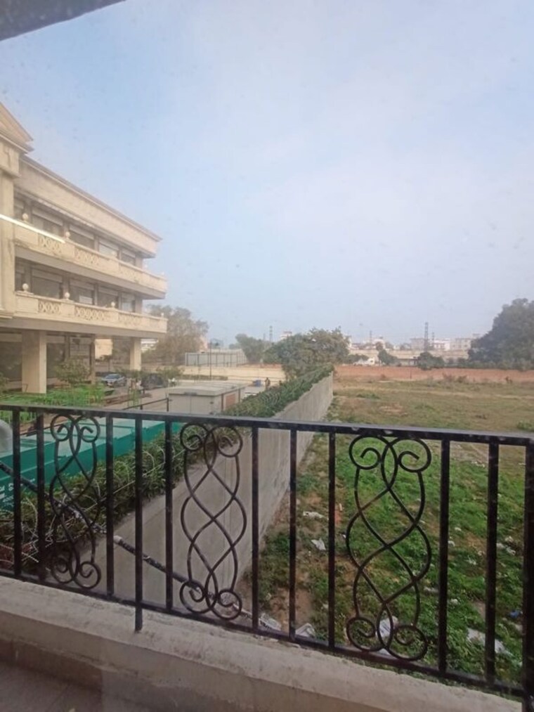 Balcony, signature-global-park 2 Bedroom 865 Sq.Ft. Builder Floor In Sohna Sector 36 Gurgaon 10373299
