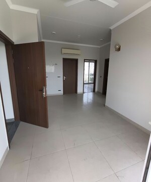 Hall in 2.5 BHK Builder Floor at Central Park Flower Valley, Sohna Sector 33 – for Rent