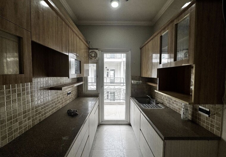 Kitchen, central-park-flower-valley 2.5 Bedroom 180 Sq.Ft. Builder Floor In Sohna Sector 33 Gurgaon 10373406