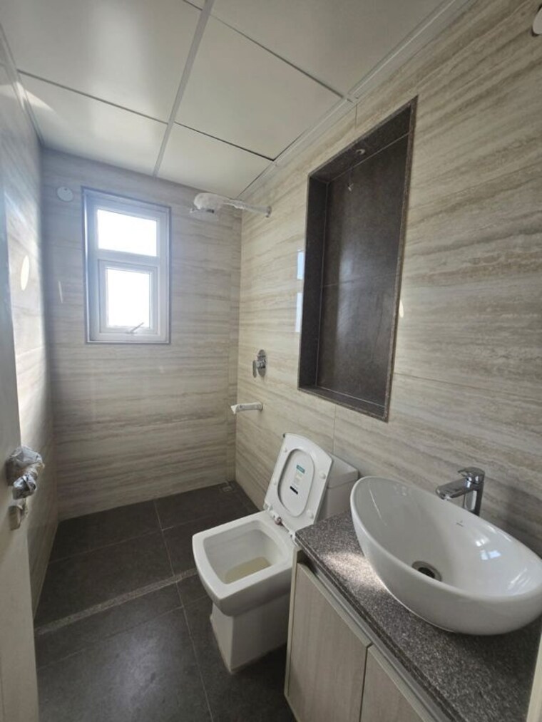 Bathroom, central-park-cerise-suites 2.5 Bedroom 180 Sq.Ft. Builder Floor In Sohna Sector 33 Gurgaon 10373428