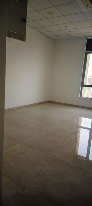Room in  Shop at Hiranandani Solus, Thane West – for Rent