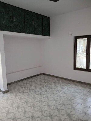 Room in 6 BHK Independent House at Aarohi Sahara Plaza Extension, Vikash Khand – for Rent