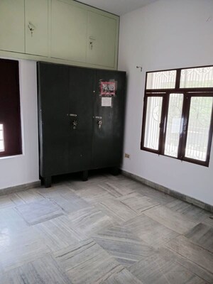 Room in 6 BHK Independent House at Aarohi Sahara Plaza Extension, Vikash Khand – for Rent