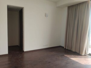 Room in 2 BHK Apartment at M3M Golf Estate, Sector 65 – for Rent