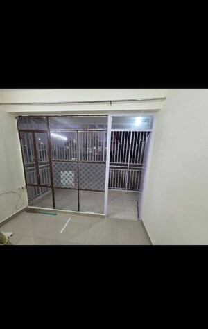 Room in 2 BHK Apartment at Suncity Avenue 102, Sector 102 – for Sale