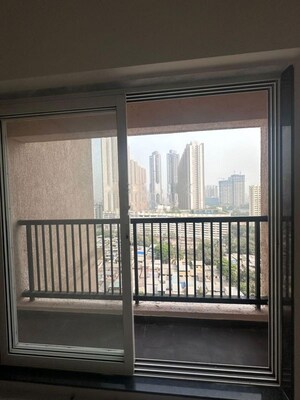Room in 2 BHK Apartment at Raunak Residency Thane, Pokhran Road No One – for Rent