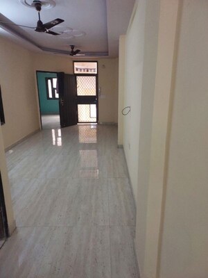 Room in 2 BHK Builder Floor at Karol Bagh – for Rent