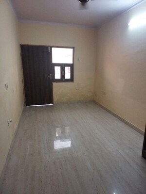 Master Bedroom in 2 BHK Builder Floor at Karol Bagh – for Rent