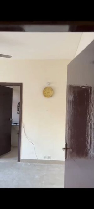 Furnished Amenities in 2 BHK Villa at Bptp Park Floors ii, Sector 76 – for Sale
