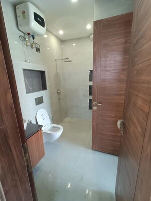Bathroom in 3 BHK Apartment at BPTP Astaire Garden-Monet Floors, Sector 70a – for Rent