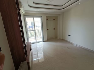 Room in 3 BHK Apartment at BPTP Astaire Garden-Monet Floors, Sector 70a – for Rent