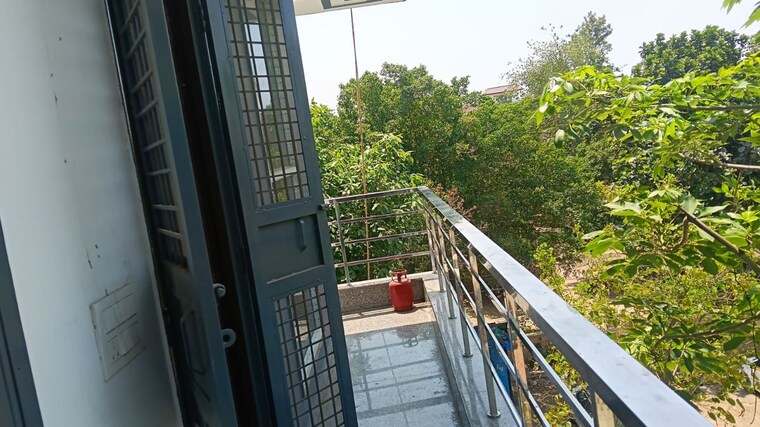 Balcony, sector 36 greater noida 2 Bedroom 120 Sq.Mt. Independent House In Sector 36 Greater Noida Greater Noida 10373612