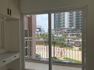 Room in 3 BHK Apartment at Prestige Beverly Hills, Kokapet – for Rent