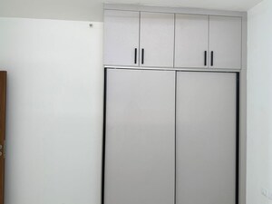 Room in 3 BHK Apartment at Prestige Beverly Hills, Kokapet – for Rent