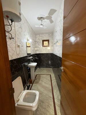 Team Area in 6+ BHK Independent House at Chakkarpur – for Sale