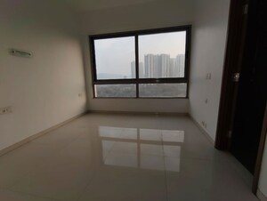 Room in 4 BHK Apartment at Kalpataru Immensa B, Kolshet Road – for Rent