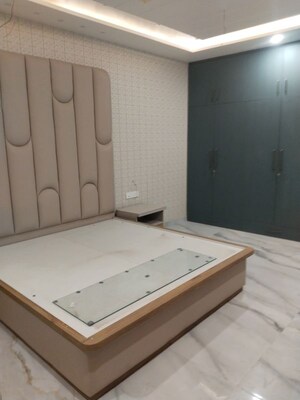 Bedroom in 6+ BHK Independent House at Gomti Nagar – for Rent