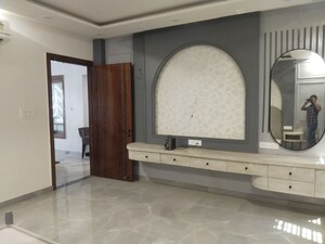 Room in 6+ BHK Independent House at Gomti Nagar – for Rent