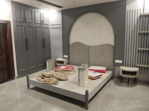 Bedroom in 6+ BHK Independent House at Gomti Nagar – for Rent
