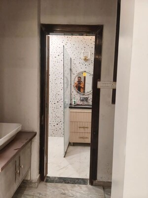 Building Lobby in 6+ BHK Independent House at Gomti Nagar – for Rent