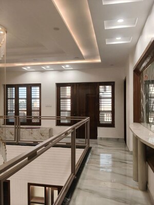 Building Lobby in 6+ BHK Independent House at Gomti Nagar – for Rent
