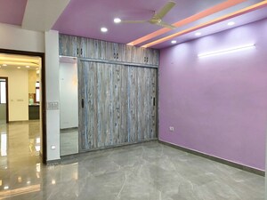 Room in 3 BHK Apartment at Vipul World Floors, Sector 48 – for Rent