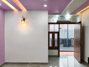 Room in 3 BHK Apartment at Vipul World Floors, Sector 48 – for Rent