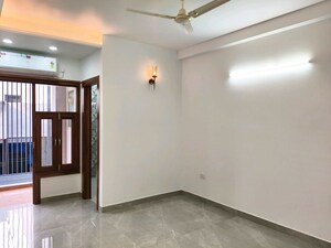Room in 3 BHK Apartment at Vipul World Floors, Sector 48 – for Rent