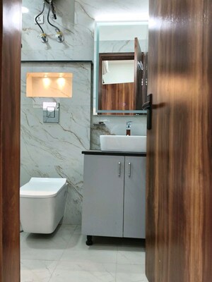 Bathroom in 3 BHK Apartment at Vipul World Floors, Sector 48 – for Rent