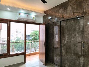 Room in 3 BHK Apartment at Vipul World Floors, Sector 48 – for Rent