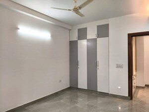 Room in 3 BHK Apartment at Vipul World Floors, Sector 48 – for Rent