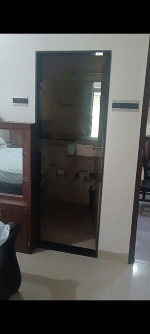 Furnished Amenities in 2 BHK Apartment at K Raheja Palm Court, Malad West – for Rent
