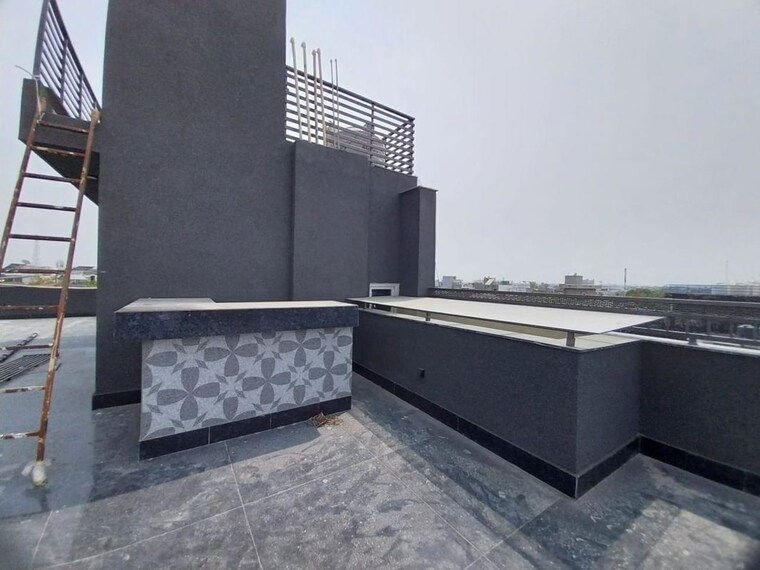 Terrace, greater kailash i 3 Bedroom 250 Sq.Yd. Builder Floor In Greater Kailash I Delhi 10373708