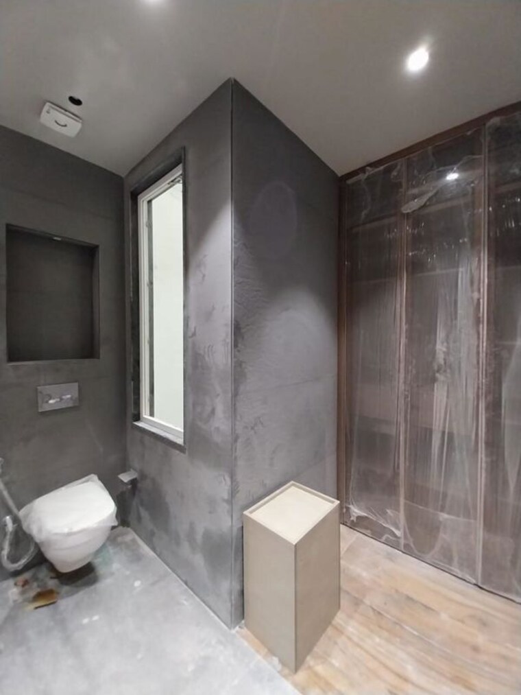 Bathroom, greater kailash i 3 Bedroom 250 Sq.Yd. Builder Floor In Greater Kailash I Delhi 10373708