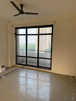 3 BHK + Pooja Room,Servant Room,Study Room,Extra Room,Basement,Store Room Apartment For Sale in Unitech Cascades