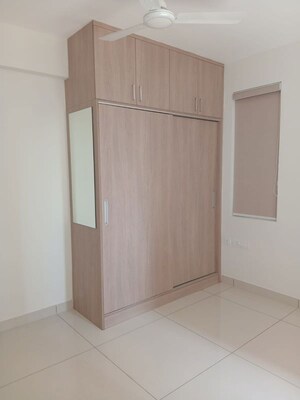 Room in 2.5 BHK Apartment at Brigade Laguna, Hebbal – for Rent