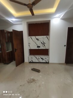4 BHK + Pooja Room,Servant Room,Study Room Builder Floor For Sale in BPTP Park Central