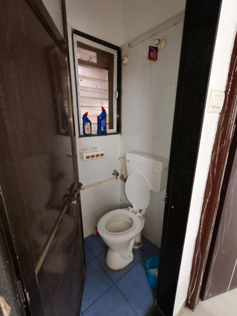 Bathroom, sandesh nagar 1.5 Bedroom 460 Sq.Ft. Apartment In Sandesh Nagar Mumbai 10373749