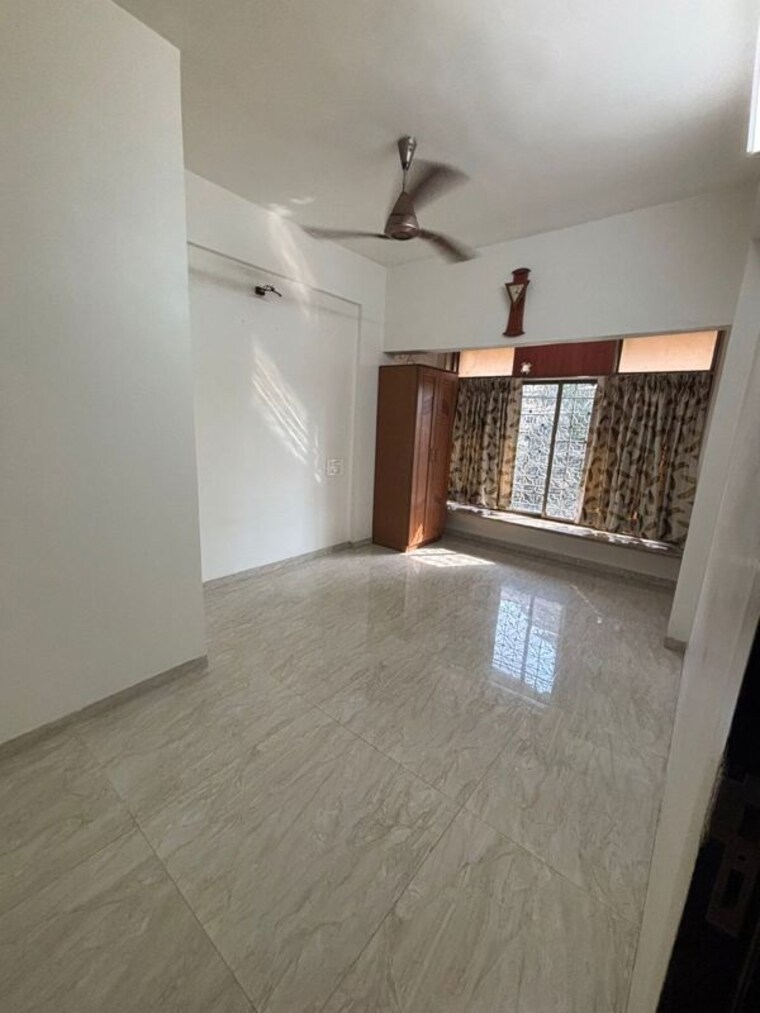Room, bandra west 2 Bedroom 700 Sq.Ft. Apartment In Bandra West Mumbai 10373738