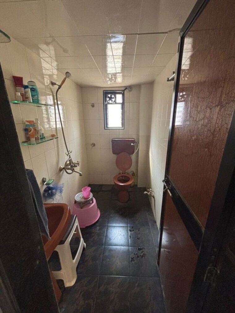 Bathroom, bandra west 2 Bedroom 700 Sq.Ft. Apartment In Bandra West Mumbai 10373738