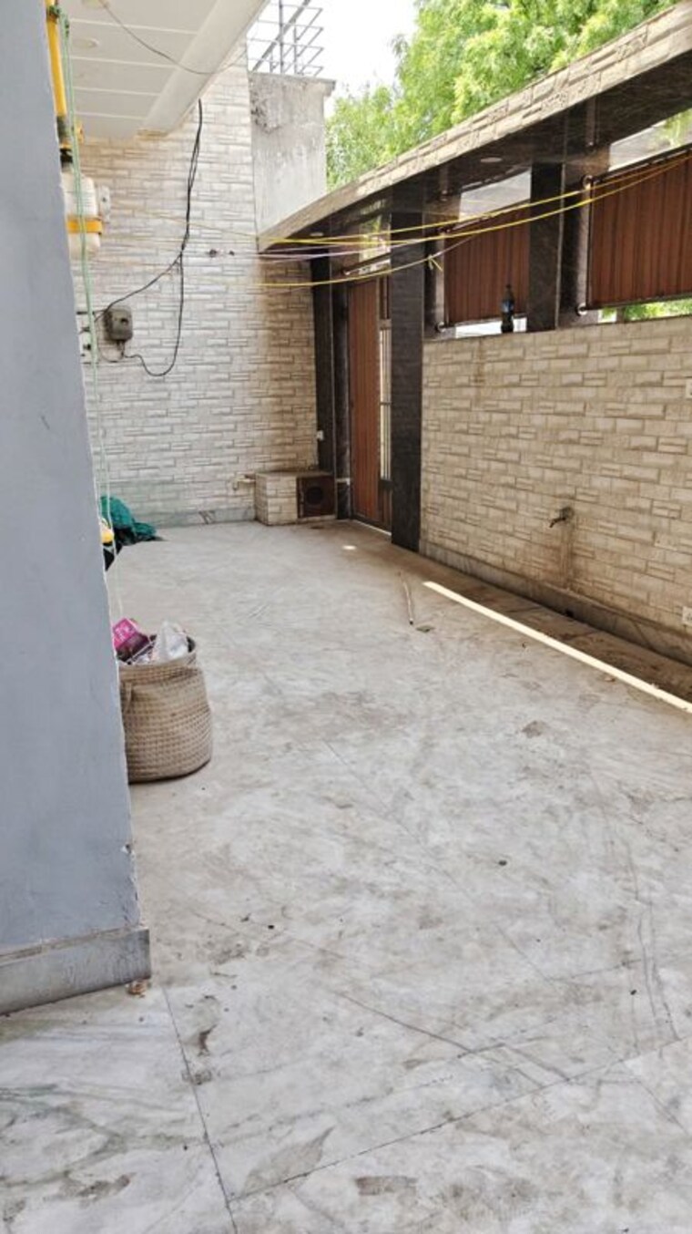  Parking, new arya nagar 6+ Bedroom 200 Sq.Yd. Independent House In New Arya Nagar Ghaziabad 10373676
