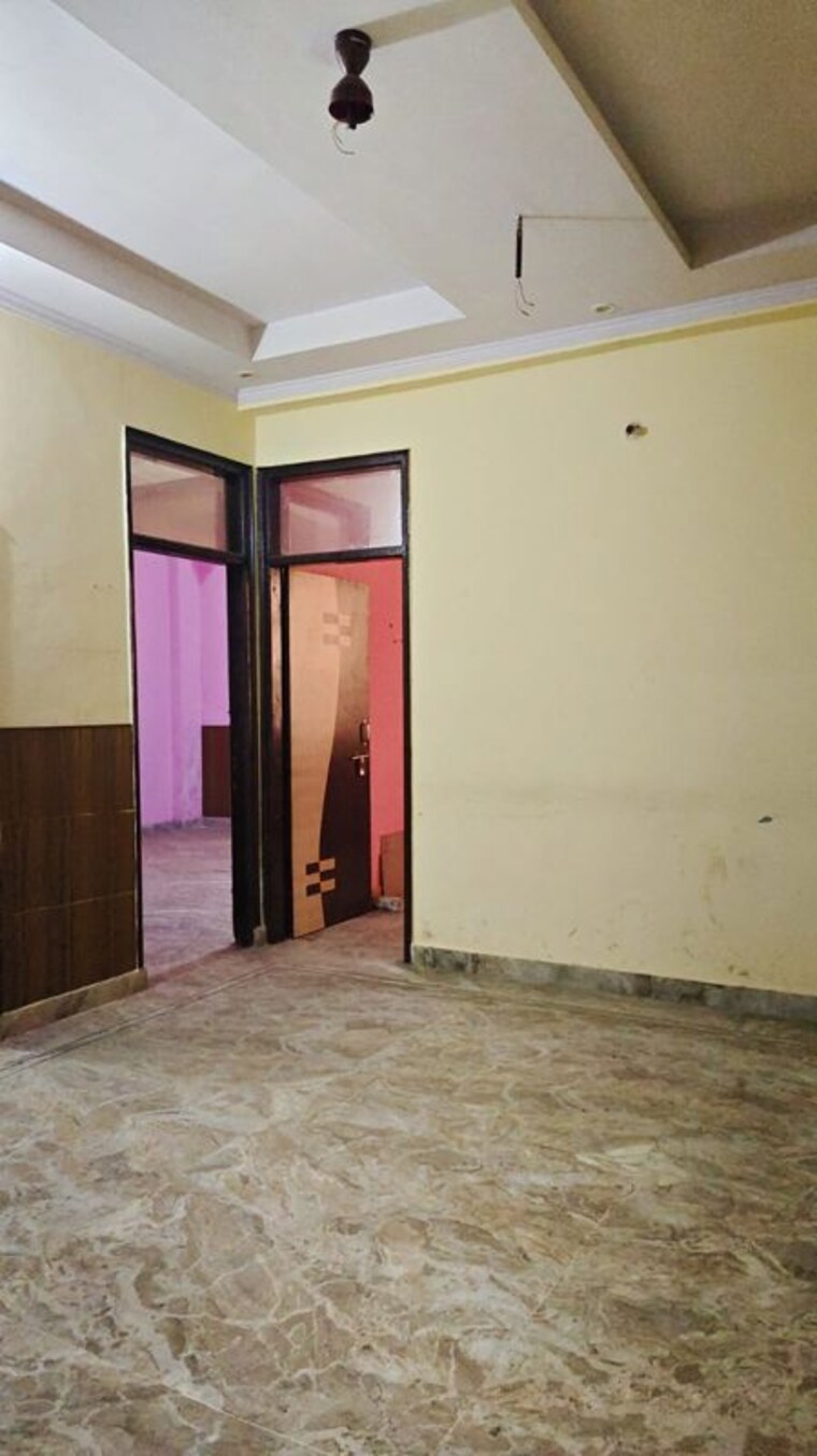 Room, bihari nagar 2 Bedroom 120 Sq.Yd. Builder Floor In Bihari Nagar Ghaziabad 10373752